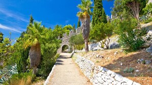Property grounds - Apartment in Hvar town with Seaview, Loggia, Air condition, WIFI (199-3) (Hvar)