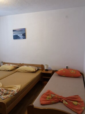 1 bedroom, iron/ironing board, free WiFi, bed sheets
