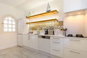 Frigorífic, microones, forn i rentaplats 