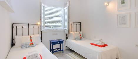 2 Schlafzimmer, Zimmersafe, Bügeleisen/Bügelbrett, kostenloses WLAN