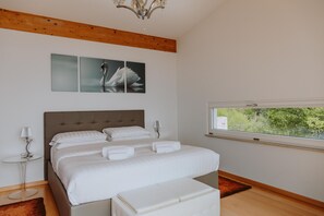 5 間睡房、房內夾萬、熨斗/熨衫板、免費 Wi-Fi
