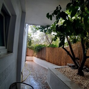 Property grounds - Apartment in Duće with Terrace, Air condition, WIFI (122-3) (Duce)