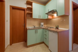 Fridge, microwave, coffee/tea maker, electric kettle