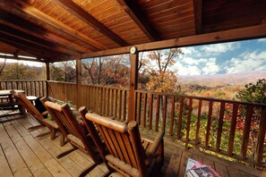 Terrace/patio - Amazing Views! Hot Tub, Gas Grill, Pool Table...Only 5mi from Town! (Sevierville)