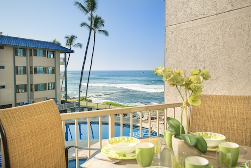 Newly Renovated Ocean View Condo 🐳 Stunning Views From The Lanai! 🌅 Kona Reef E-22
