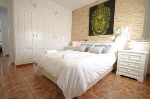 3 Schlafzimmer, BĂŒgeleisen/BĂŒgelbrett, kostenloses WLAN, BettwĂ€sche