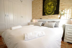 3 bedrooms, iron/ironing board, free WiFi, bed sheets