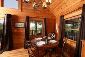Dining - Private w/ Beautiful Views! Hot Tub Looks over Mountains...Beautiful Sunsets!! (Sevierville)