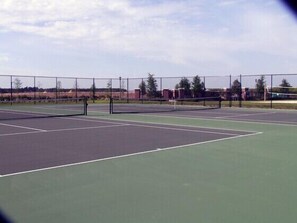 Sport court - West Haven Gated Community, Private Pool & Spa Home, Games Room & WiFi (Davenport)