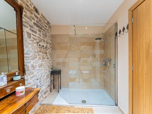 Bathtub, hair dryer, towels