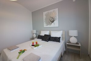 5 bedrooms, in-room safe, free WiFi, bed sheets - Apartment in Poreč with Terrace, Air condition, WIFI, Dishwasher (4400-9) (Porec)