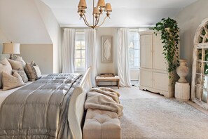 Master Suite (Studio Suite) | Premium bedding, individually decorated, individually furnished