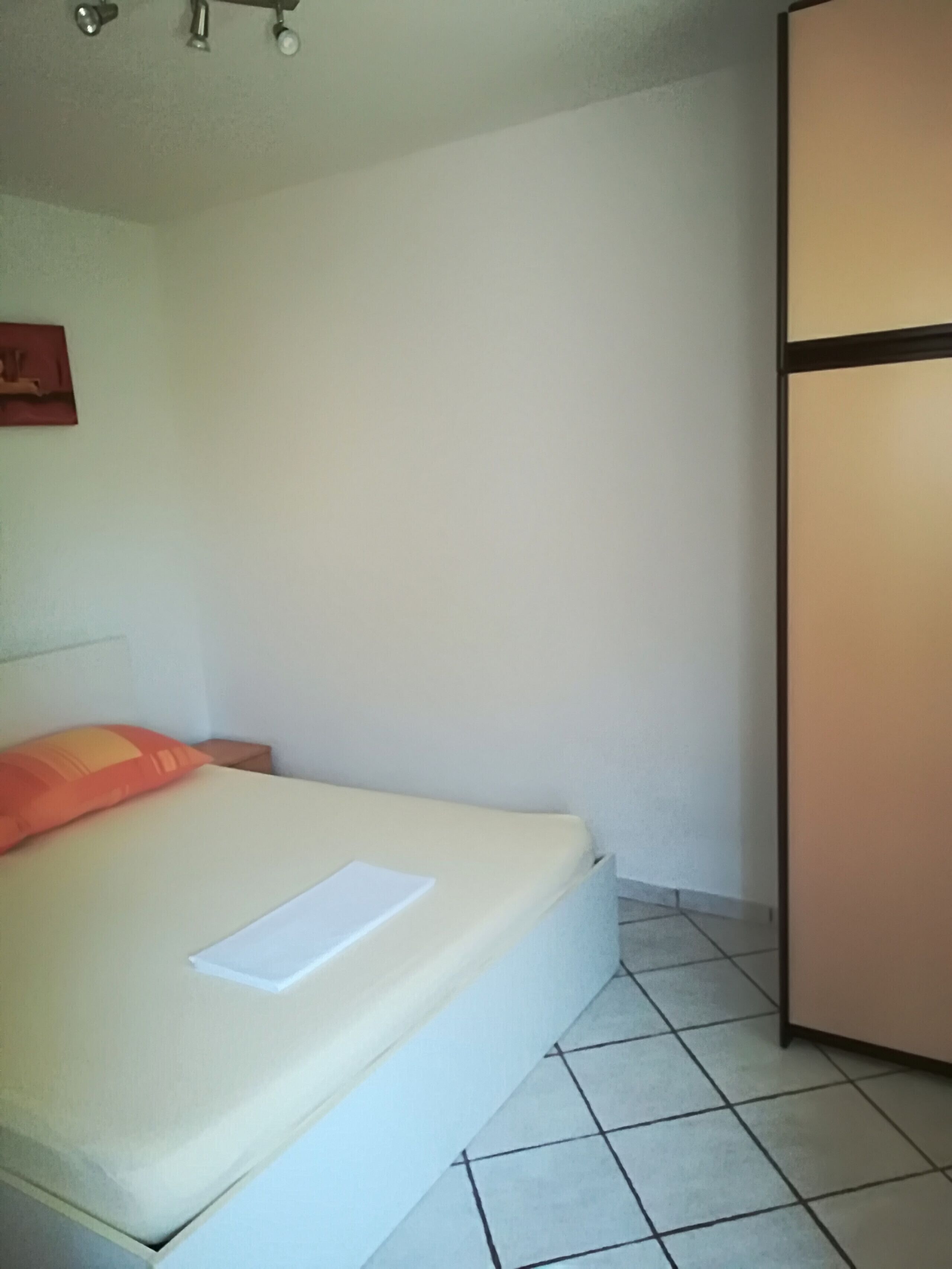 1 camera, Wi-Fi gratuito, lenzuola