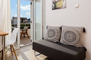 TV - Apartment in Vodice with Seaview, Terrace, Air condition, WIFI (94-3) (Vodice)