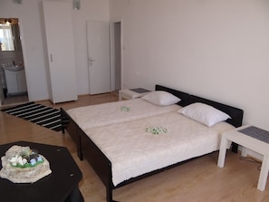 2 Schlafzimmer, Bügeleisen/Bügelbrett, kostenloses WLAN, Bettwäsche