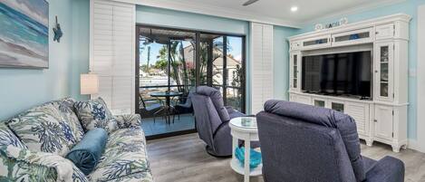 テレビ、DVD プレーヤー