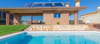 Club Villamar - Modern holiday villa with private pool, located in the center of the city and wit...