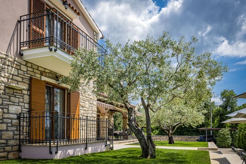 Villa Marijanin Vrt with Pool in Tinjan, Istria