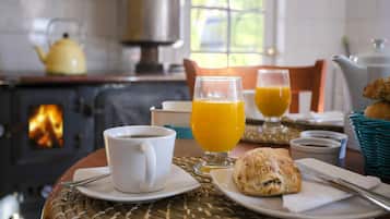 Free daily continental breakfast