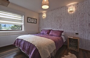 Superior Double Room | Premium bedding, down duvets, individually decorated - Abriga Bed and Breakfast (Coyhaique)