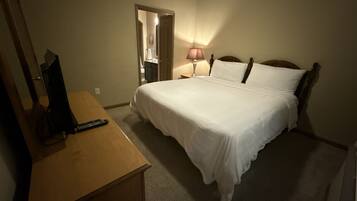 1 habitación, tabla de planchar con plancha, wifi y ropa de cama