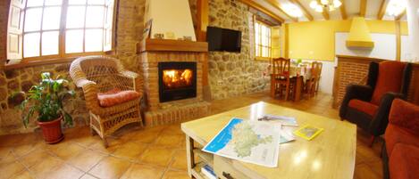 Télévision, cheminée