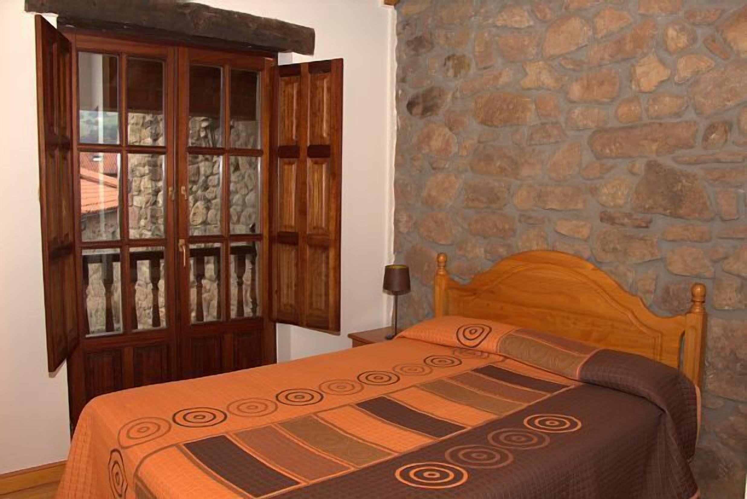 3 slaapkamers, reisbedje, gratis wifi, beddengoed