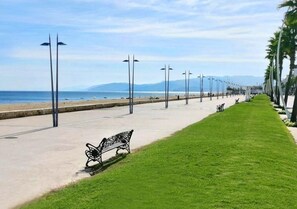 Vlak bij het strand