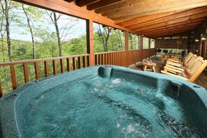 Outdoor spa tub - Beautiful Mtn Vacation Home! Secluded, Mountain Views, Hot Tub, Pool Table! (Sevierville)
