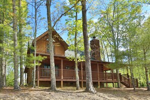 Exterior - Beautiful Mtn Vacation Home! Secluded, Mountain Views, Hot Tub, Pool Table! (Sevierville)
