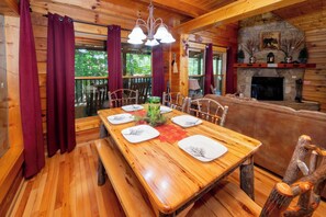 Dining - Beautiful Mtn Vacation Home! Secluded, Mountain Views, Hot Tub, Pool Table! (Sevierville)