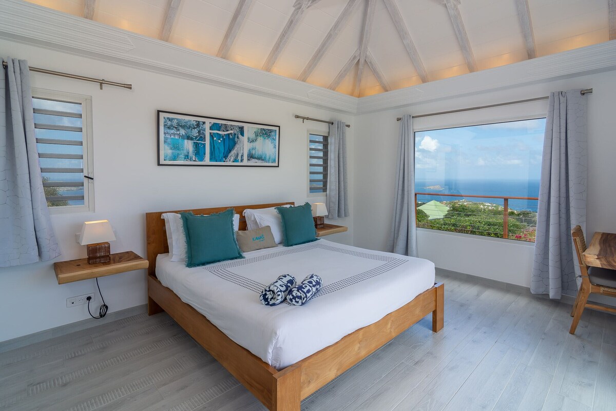 Bedroom with terrace