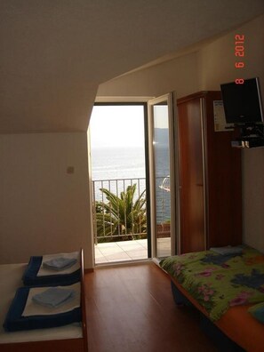 Free WiFi, bed sheets, wheelchair access