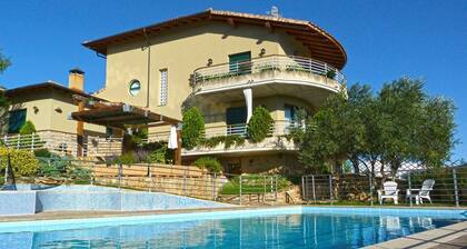 Gure Ametza rural house with garden and swimming pool in a quiet environment