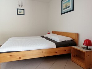 1 bedroom, free WiFi, bed sheets - Apartment in Banjol with Seaview, Balcony, Air condition, WIFI (605-3) (Banjol)