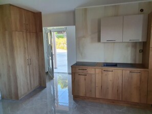 Fridge, electric kettle - Apartment in Banjol with Seaview, Balcony, Air condition, WIFI (605-3) (Banjol)