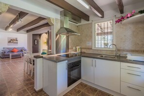 Réfrigérateur, micro-ondes, four, lave-vaisselle