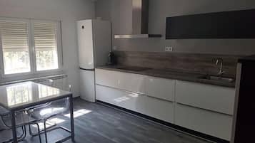 Fridge, microwave, dishwasher, toaster
