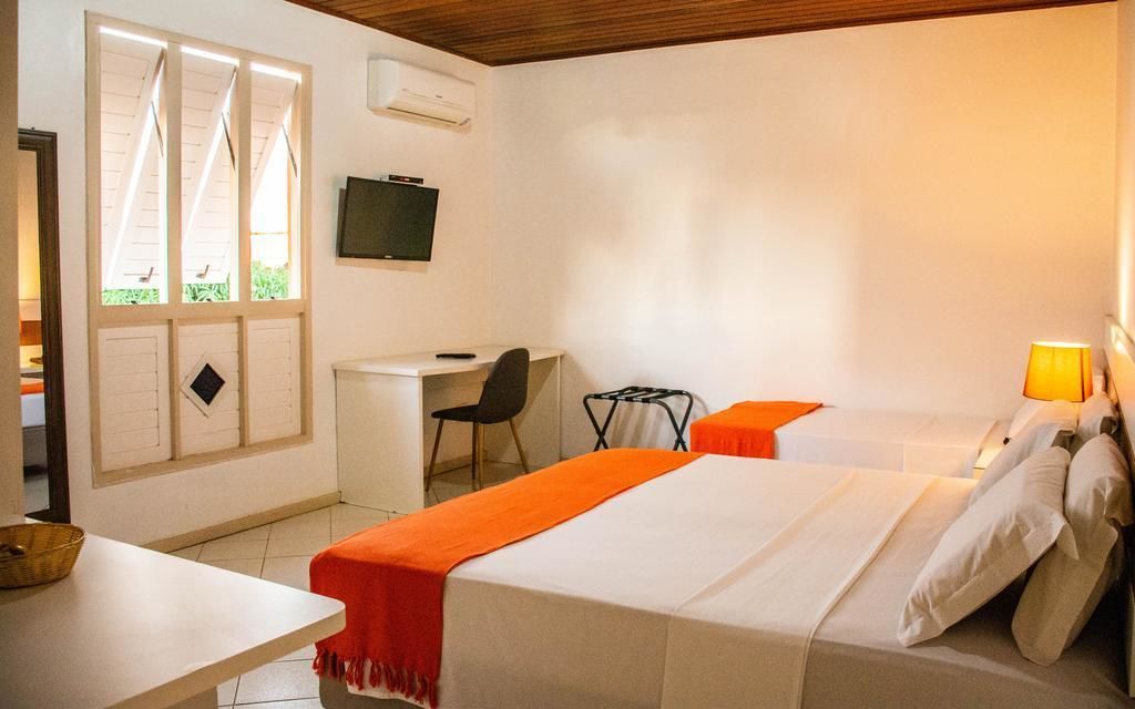 Frigobar, Wi-Fi de cortesia, roupa de cama