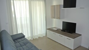 Unclassified image, 5 of 31, button - CONDOMINIO SHEDIR C - FULL OPTIONAL AND WI-FI (Bibione)
