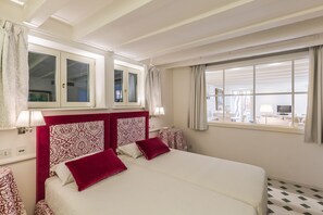 2 chambres, fer et planche à repasser, accès au Wi-Fi (inclus)