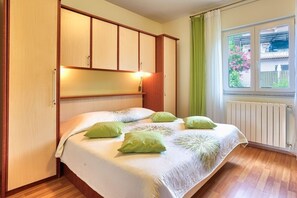 2 chambres, fer et planche à repasser, Wi-Fi gratuit, draps fournis