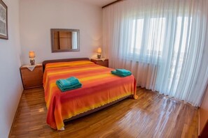 2 室のベッドルーム、WiFi (無料)、ベッドシーツ、車椅子でアクセスできる設備