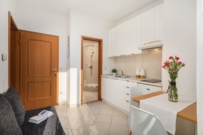 Interior - Apartment in Vodice with Seaview, Terrace, Air condition, WIFI (94-2) (Vodice)
