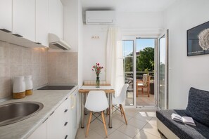 Interior - Apartment in Vodice with Seaview, Terrace, Air condition, WIFI (94-2) (Vodice)