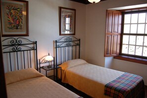 3 chambres, accès à Internet, literie fournie