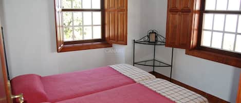3 chambres, accès Internet, draps fournis