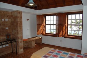 3 chambres, accès Internet, draps fournis