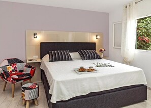 In-room safe, iron/ironing board, free WiFi, bed sheets - Holiday Home in Drašnice with Seaview, Terrace, Air condition, WIFI (3586-5) (Drašnice)
