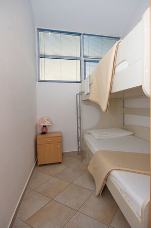 Free WiFi, bed sheets, wheelchair access